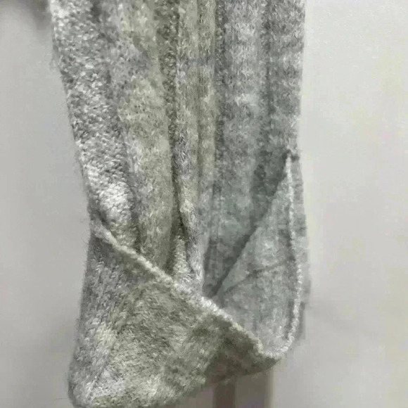 Sincerely Jules cropped sweater, size small. Gray, nwot. - Picture 2 of 3